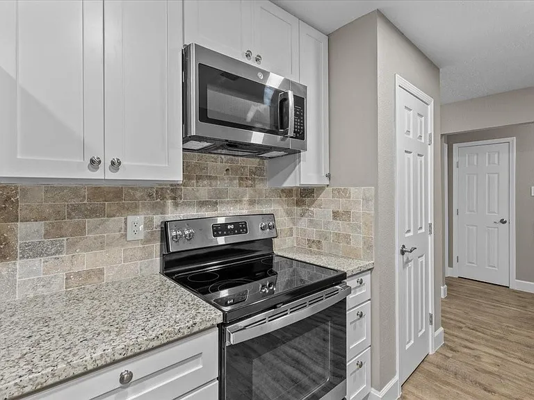 9426 Willow Wood Ln — Photo 9