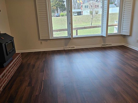 3rd image of 23290 Town Creek Dr