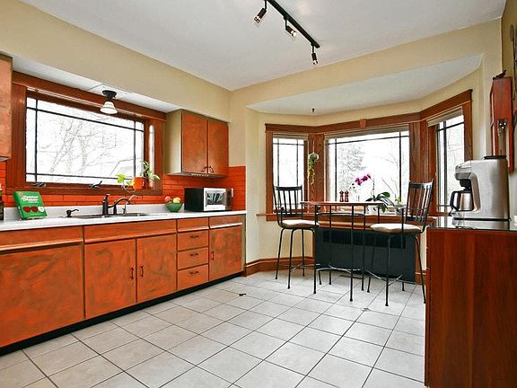 5th image of 3809 W Fountain Ave