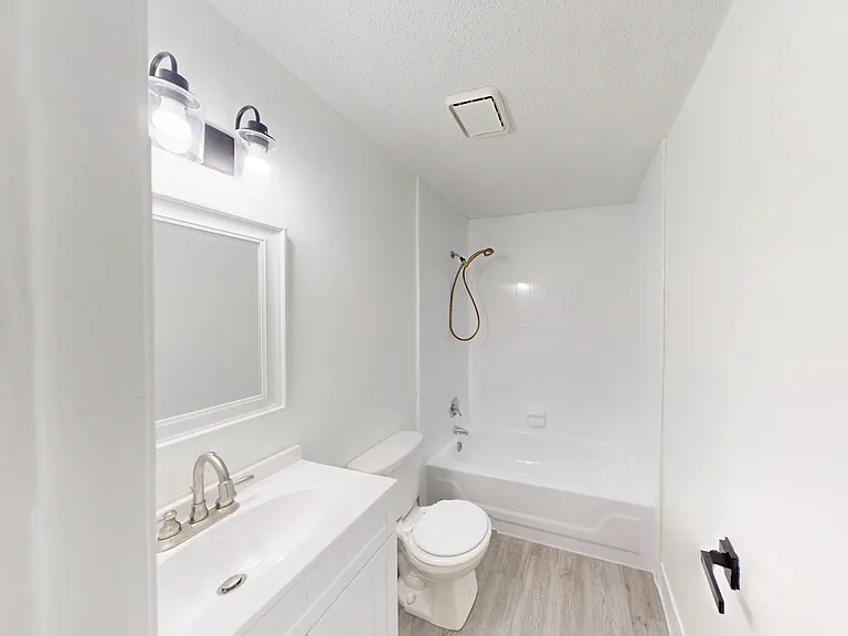 4809 Plymouth St #3 — Photo 4