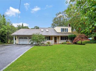 15 Walnut Dr, Shoreham, NY 11786