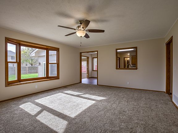 5th image of 13517 Hillsborough Dr