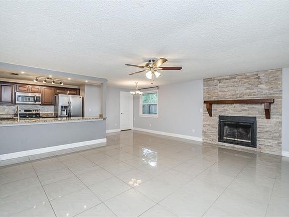 3rd image of 5306 Black Pine Dr