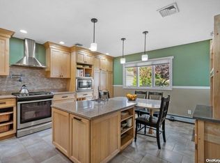 2443 Mermaid Ave, Wantagh, NY 11793