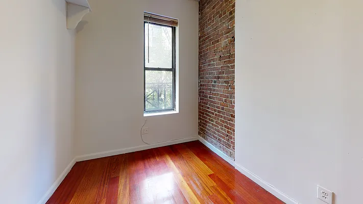 Rented by Bond New York | media 28