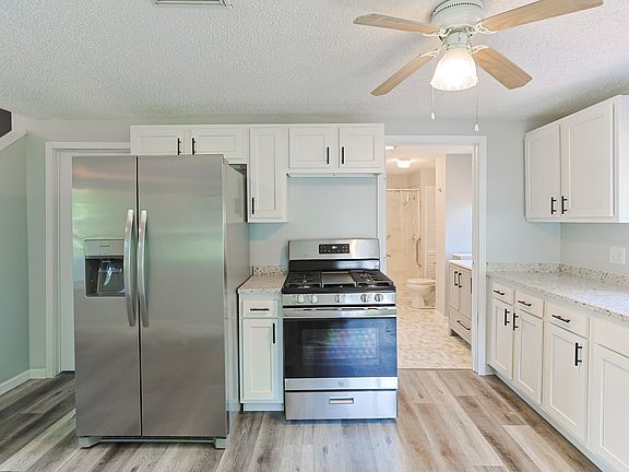 4th image of 104 Clyborn St