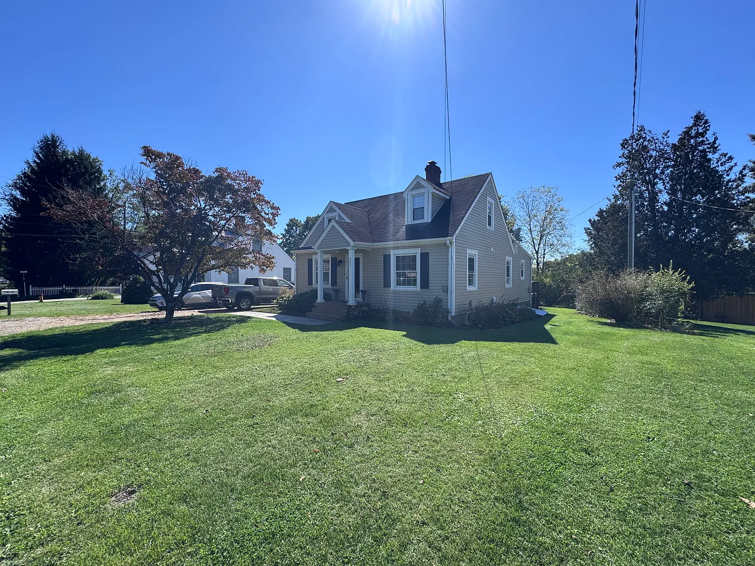 4 bed, 2.5 bath, 1705 sqft, $2,350 — Photo 2