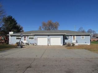 2906 Circle Dr, Grand Island, NE 68801