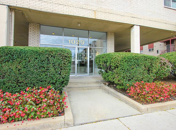 2nd image of 1029 Des Plaines Ave #D307