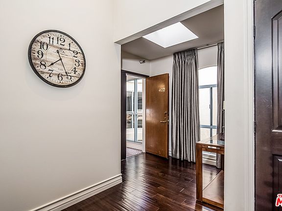 3rd image of 410 S Barrington Ave APT 402