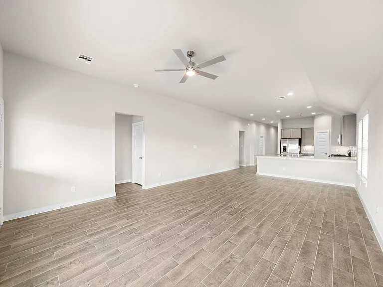 3327 Tilley Dr — Photo 11