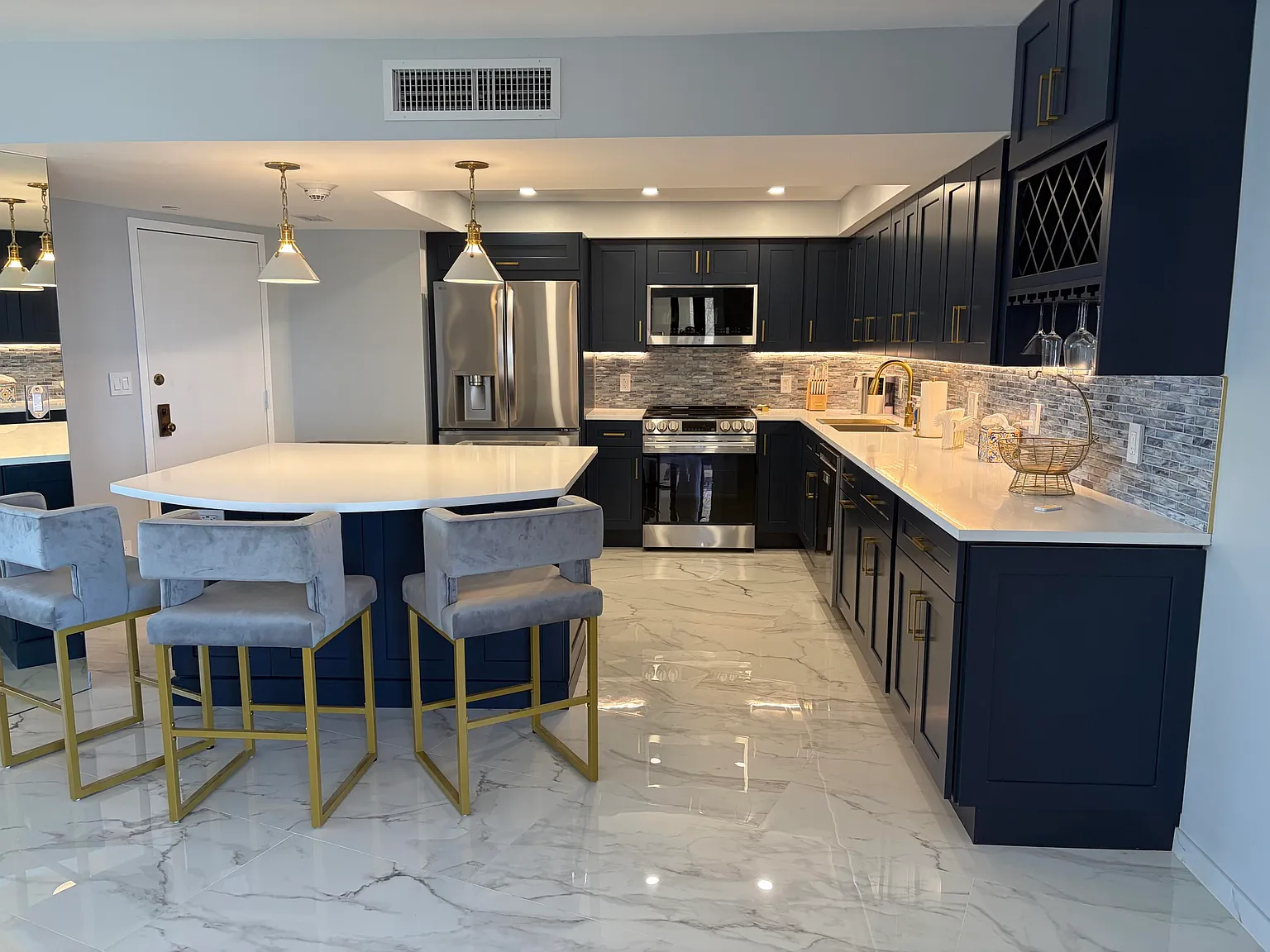 1 bed, 2.0 bath, 960 sqft, $4,000 — Photo 2
