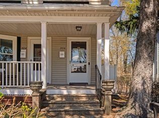 206 N Beacon St, Watertown, MA 02472