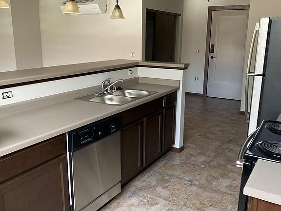5th image of 808 N Old World 3rd St #601