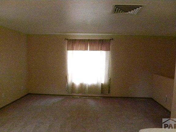 5th image of 19 Borman Ct