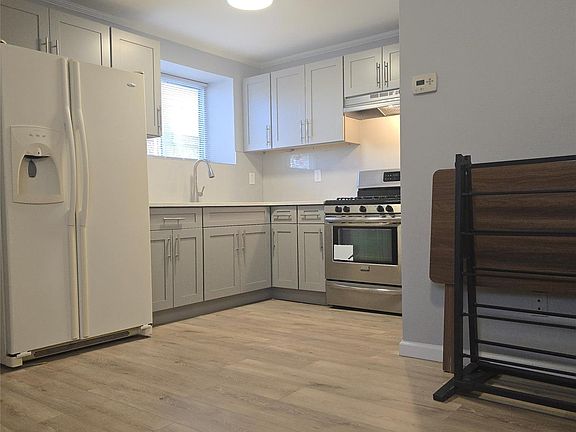 3rd image of 1 Monroe Ave Floor 2