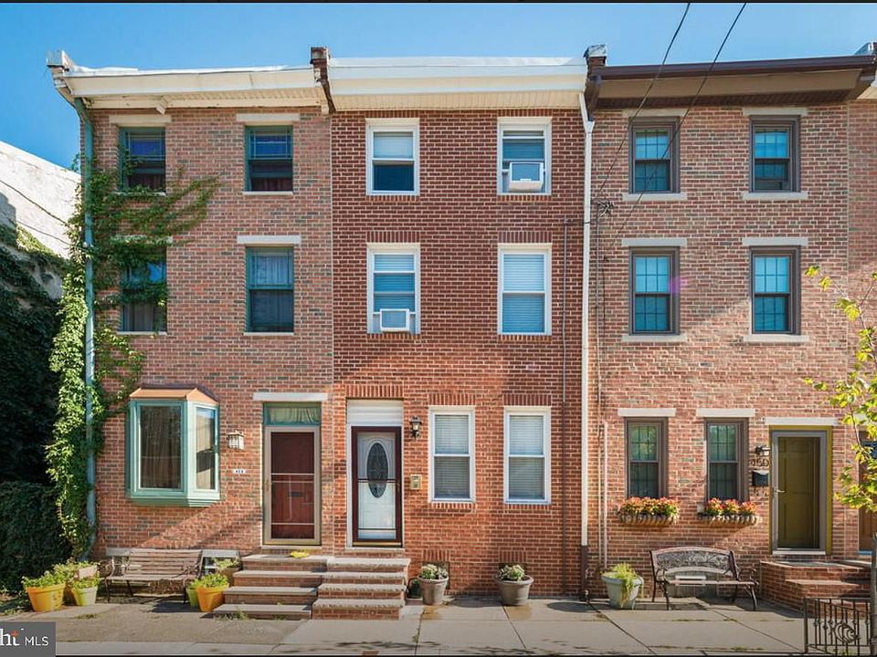 1st image of 452 E Wildey St