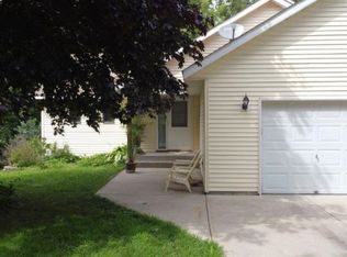 22860 Caneff Rd, Hampton, MN 55031