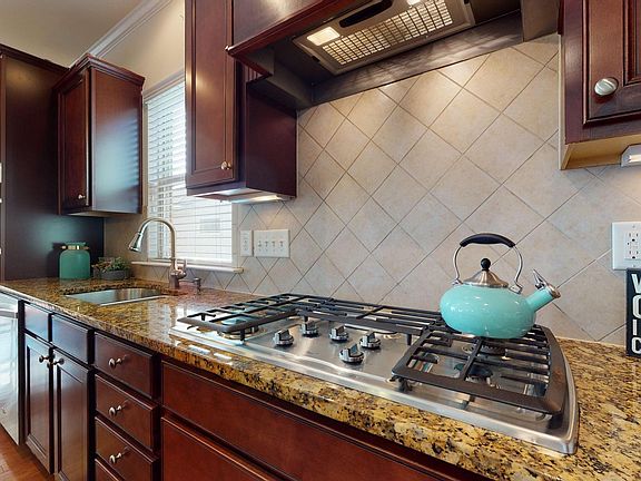 4th image of 722 Gaston Manor Dr