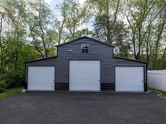 3rd image of 206 W Summit Ave