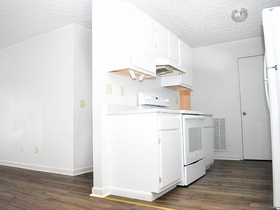 4th image of 303 Far Side Dr APT 2