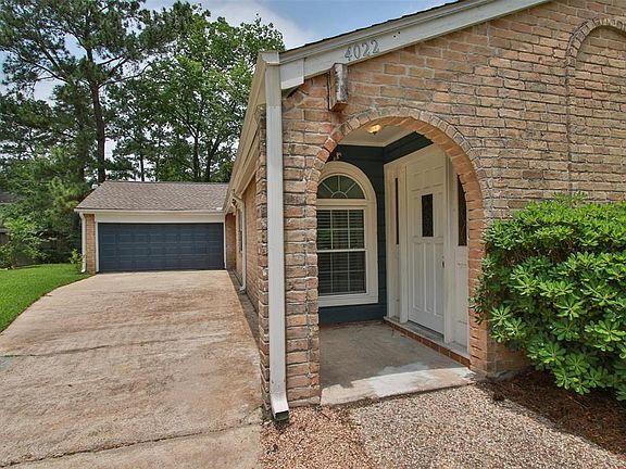 Covered front porch to welcome your guests