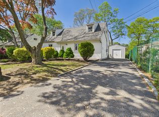 95 State Ave, Wyandanch, NY 11798