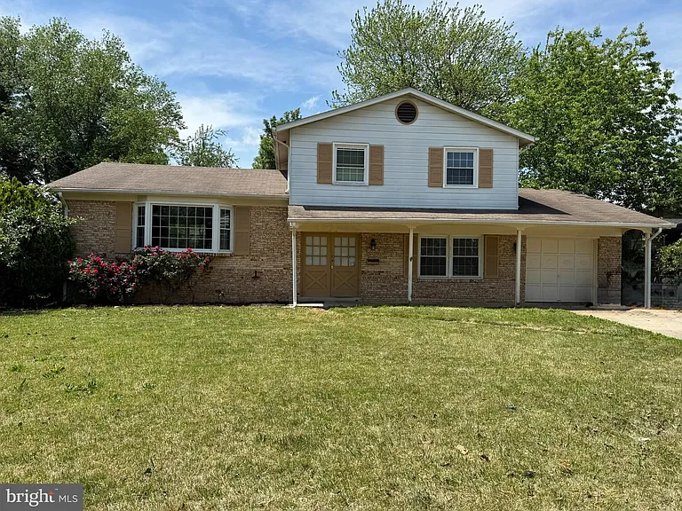 7905 Esther Dr — Photo 1