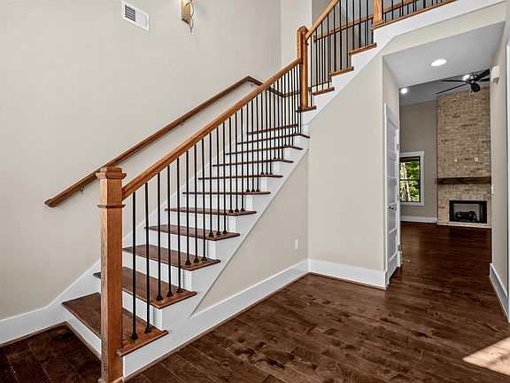 4th image of 1125 Grey Oaks Valley