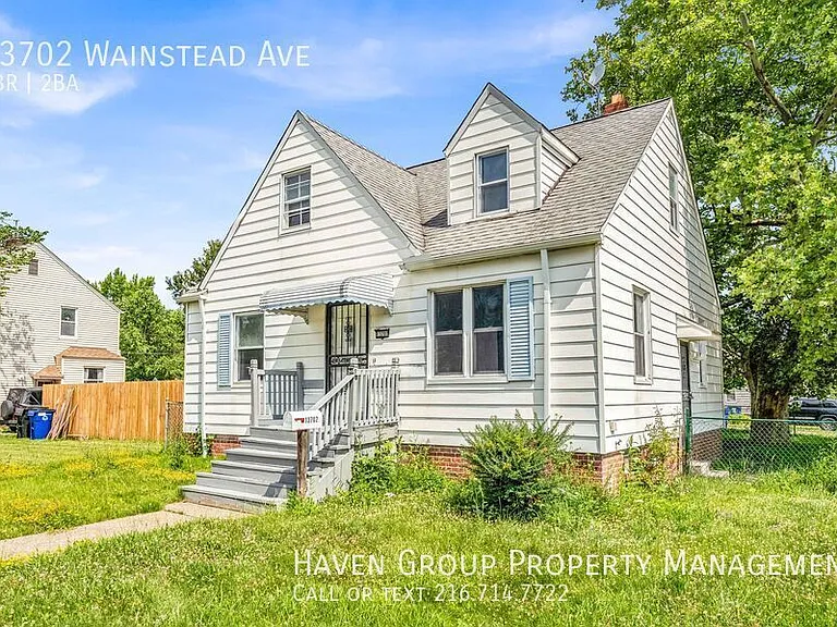 13702 Wainstead Ave — Photo 2