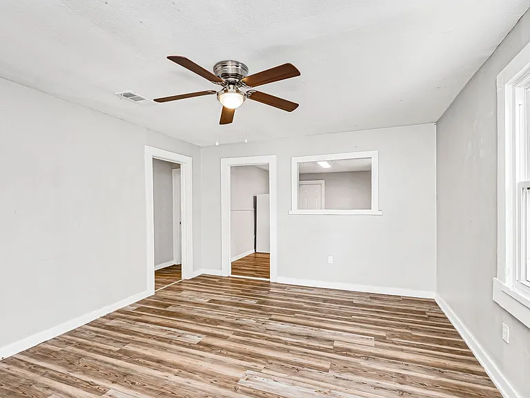 427 Palm St — Photo 10