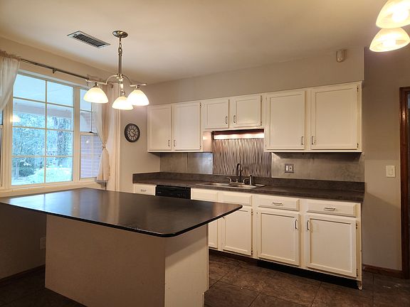 2nd image of 5703 Weller Ave