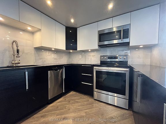 2nd image of 300 Webb Dr #1007