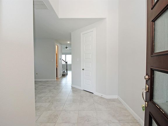 3rd image of 8834 Arch Rock Dr