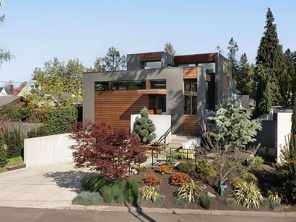 3rd image of 3961 SE Berkeley Way