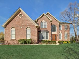 8 Prairie Landings Ct, Lake Zurich, IL 60047