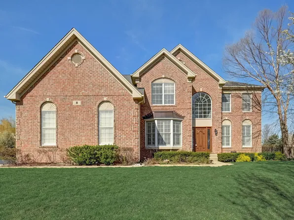 8 Prairie Landings Ct, Lake Zurich, IL 60047