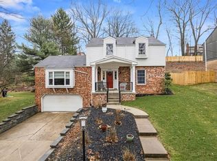 1282 Plantation Dr, Bethel Park, PA 15102