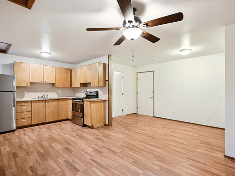 Abbottsford Apartments — Photo 118