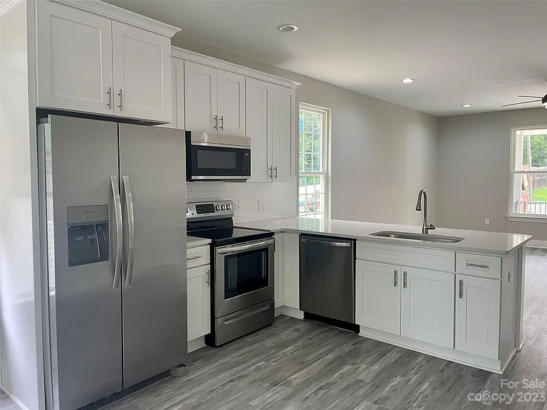 3425 Mable Hubbard Dr — Photo 4