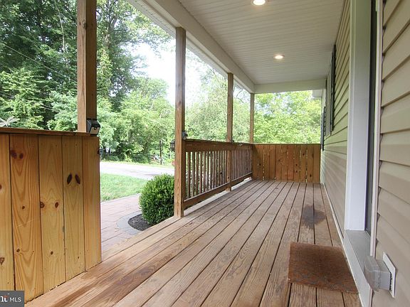 2nd image of 1216 Gloria Ave