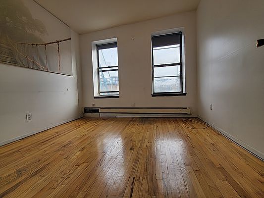 4th image of 1978 2nd Ave APT 5A