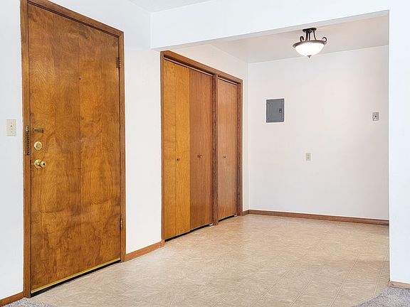 4th image of 550 18th St SW #5
