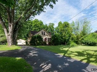 715 Dunnsville Rd, Schenectady, NY 12306