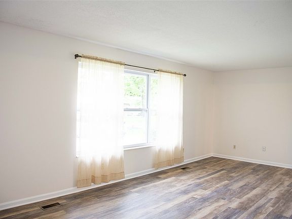 3rd image of 4629 Marlie Cir NW