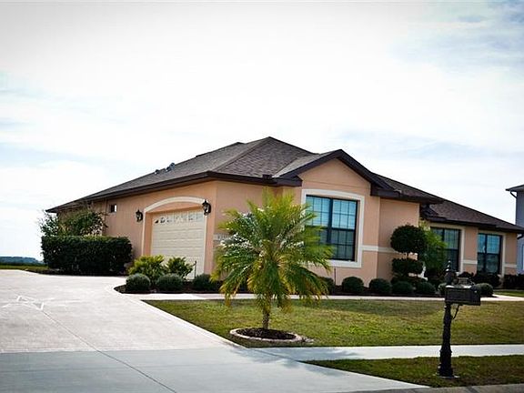 2nd image of 9721 Royal Vista Ave