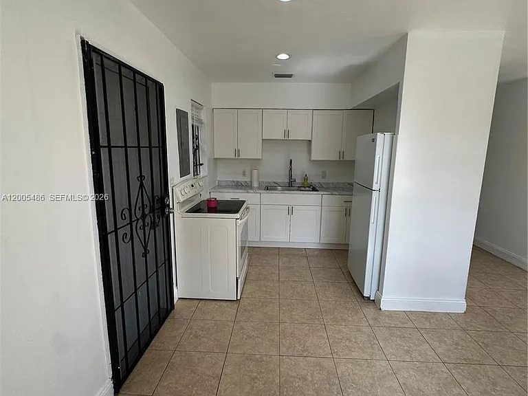 3501 NW 171st Ter — Photo 11