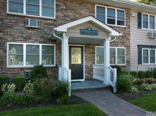 166 Rollstone Ave APT 5, West Sayville, NY 11796