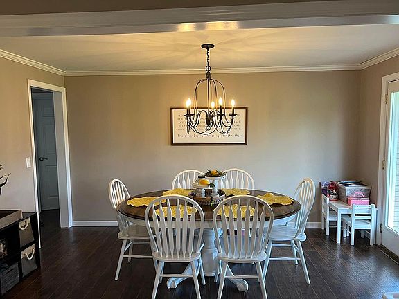 5th image of 105 Paulman Cir