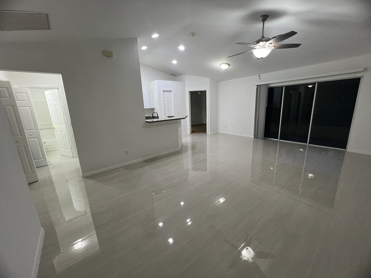 3 bed, 1226 sqft, $1,620 — Photo 3